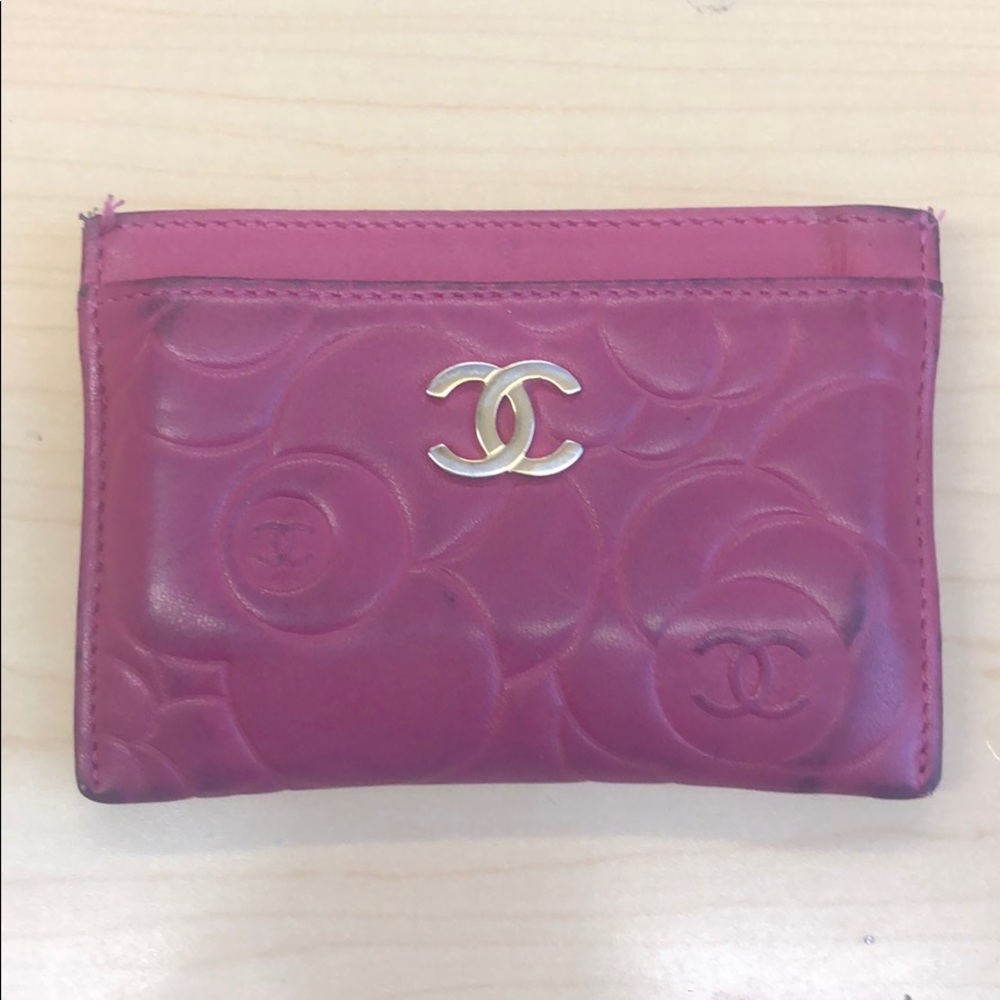 CHANEL lambskin Camellia Embossed Card holder